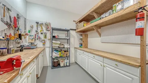 4905 Thames Lane Sarasota FL 34238