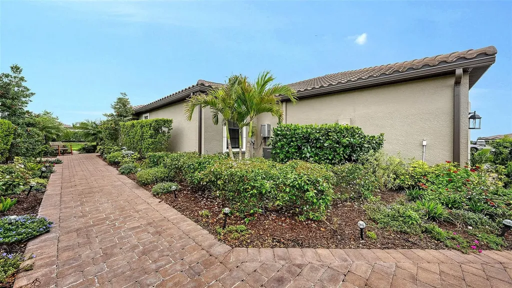 10089 Morning Mist Lane Lane Sarasota FL 34241