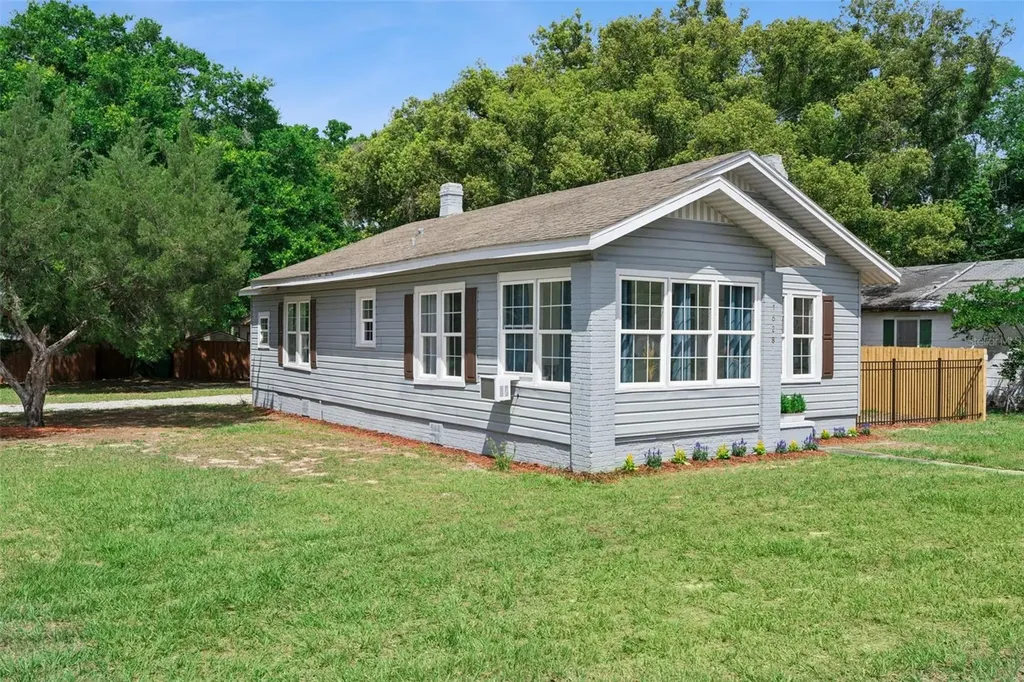 1628 S Grove Street Eustis FL 32726
