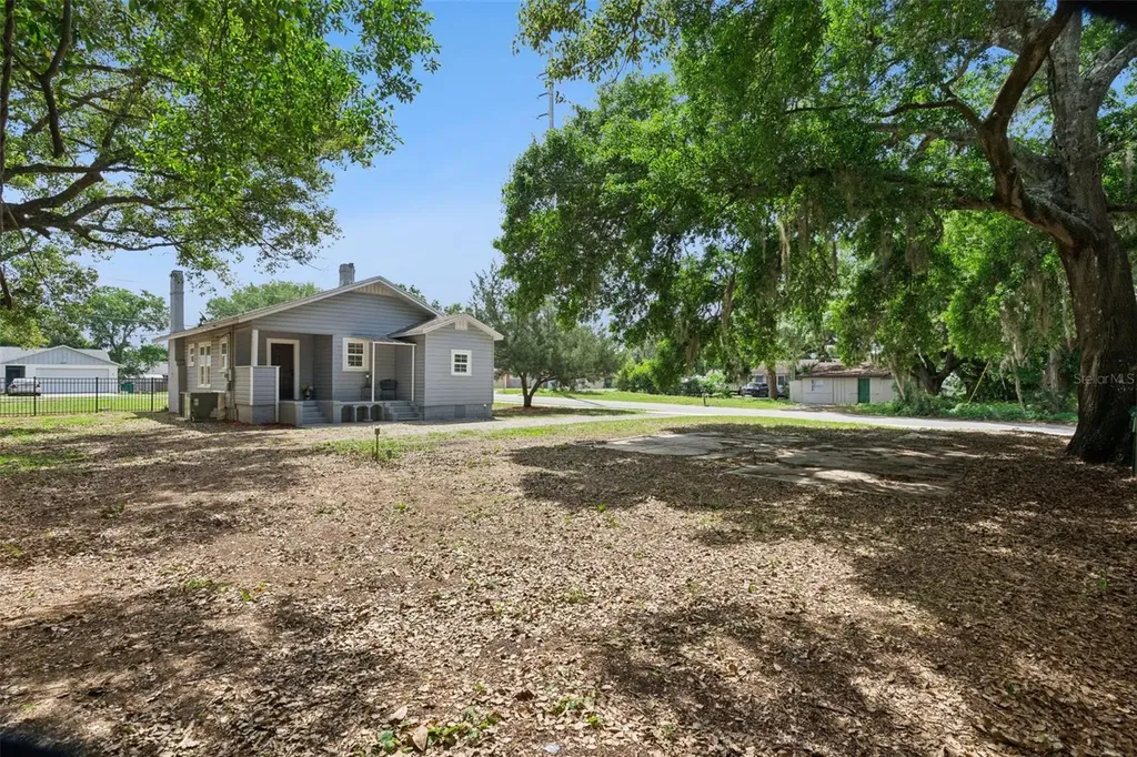 1628 S Grove Street Eustis FL 32726