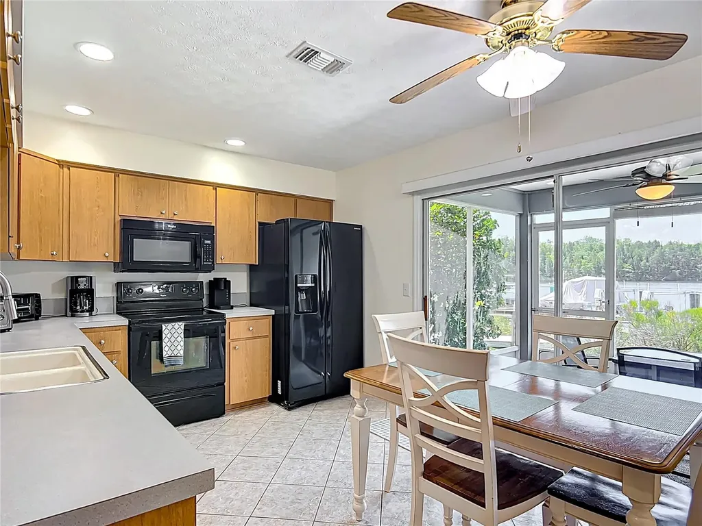 11122 W Cove Harbor Drive Crystal River FL 34428