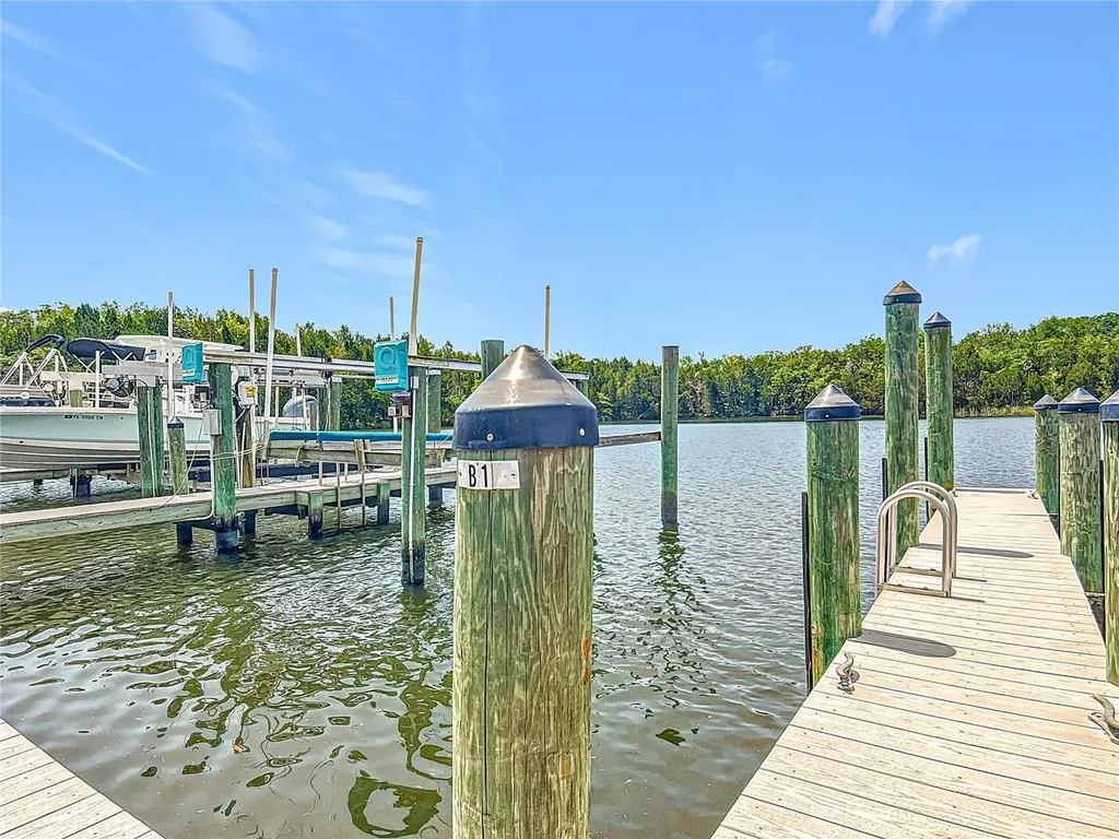 11122 W Cove Harbor Drive Crystal River FL 34428