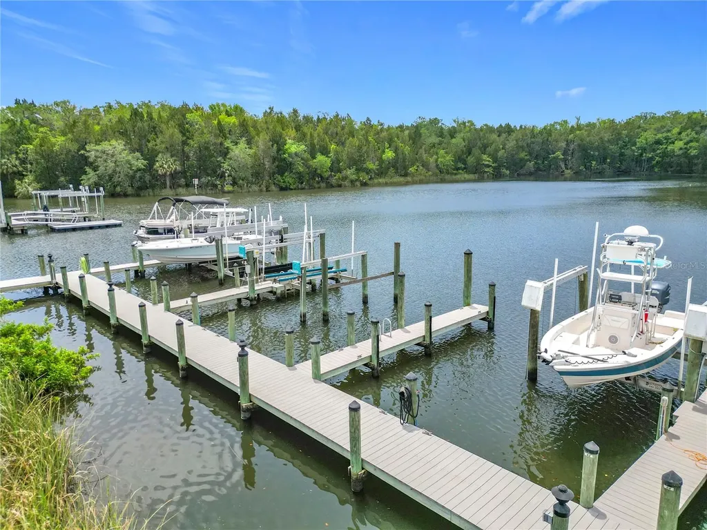 11122 W Cove Harbor Drive Crystal River FL 34428