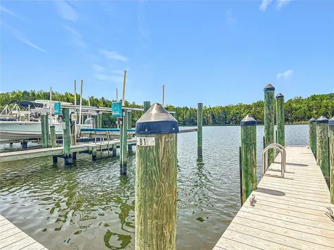 11122 W Cove Harbor Drive Crystal River FL 34428
