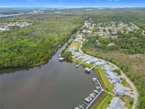 11122 W Cove Harbor Drive Crystal River FL 34428