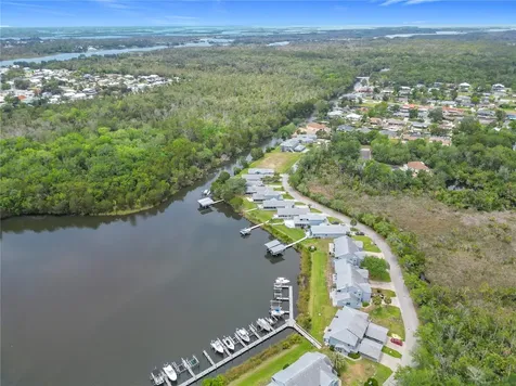 11122 W Cove Harbor Drive Crystal River FL 34428