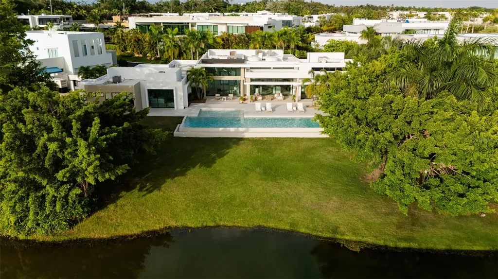 11 Golf View Drive Dorado PR 00646
