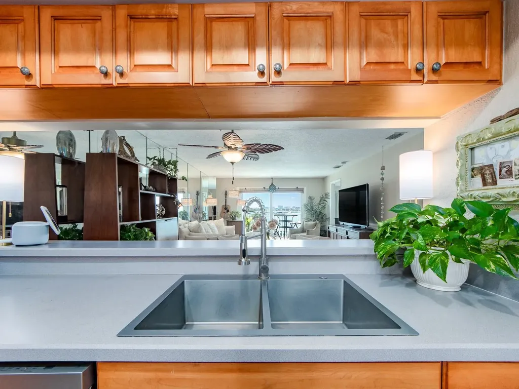 610 Island Way Clearwater Beach FL 33767