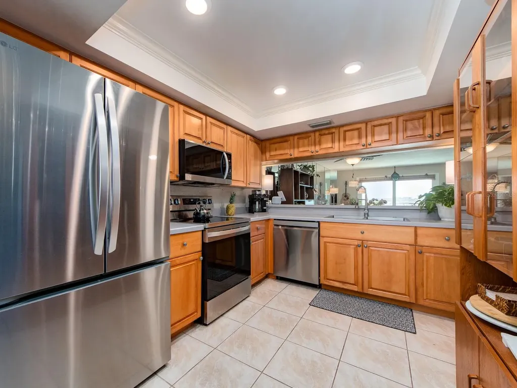 610 Island Way Clearwater Beach FL 33767