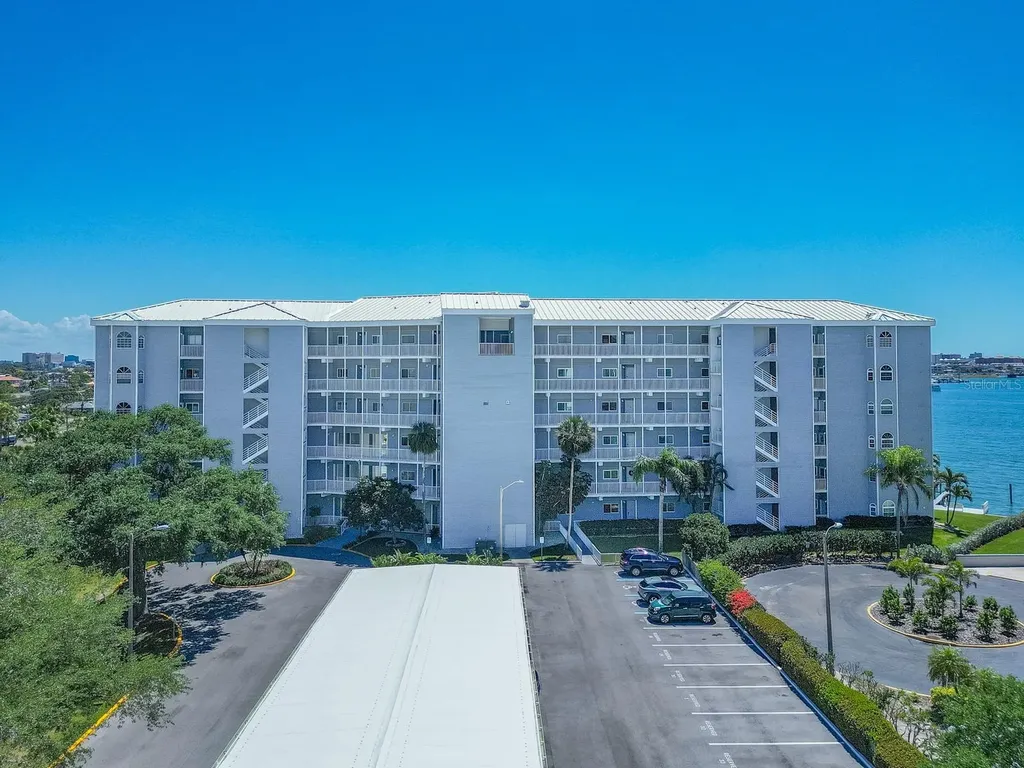 610 Island Way Clearwater Beach FL 33767