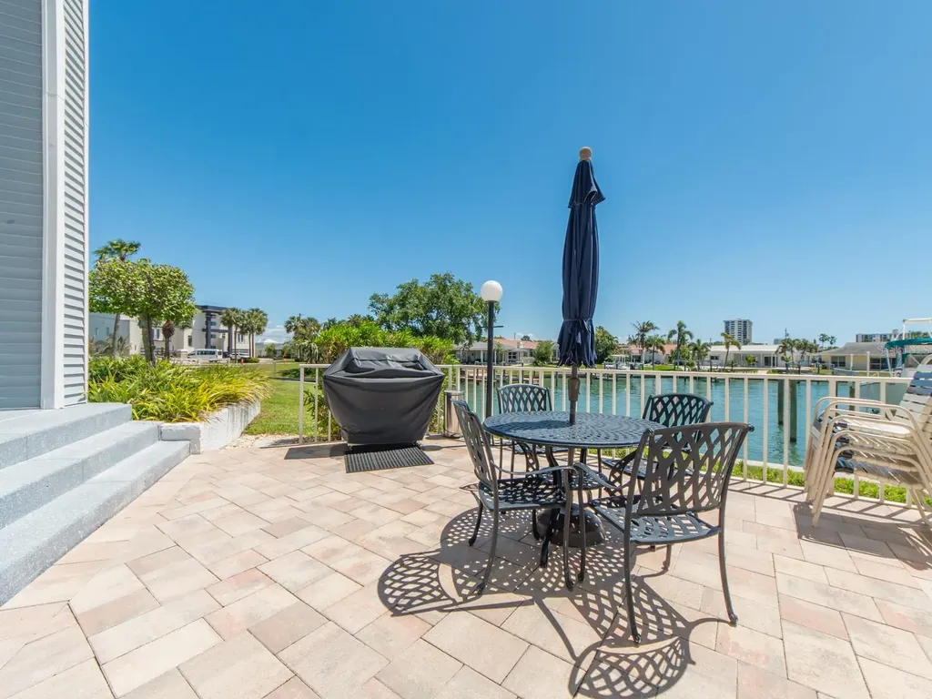 610 Island Way Clearwater Beach FL 33767