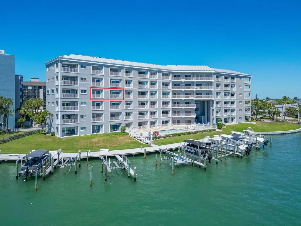 610 Island Way Clearwater Beach FL 33767