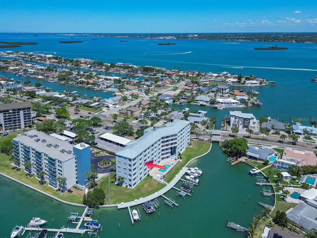 610 Island Way Clearwater Beach FL 33767