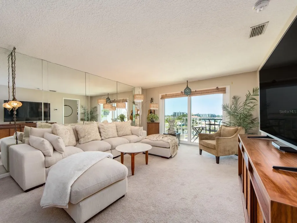 610 Island Way Clearwater Beach FL 33767