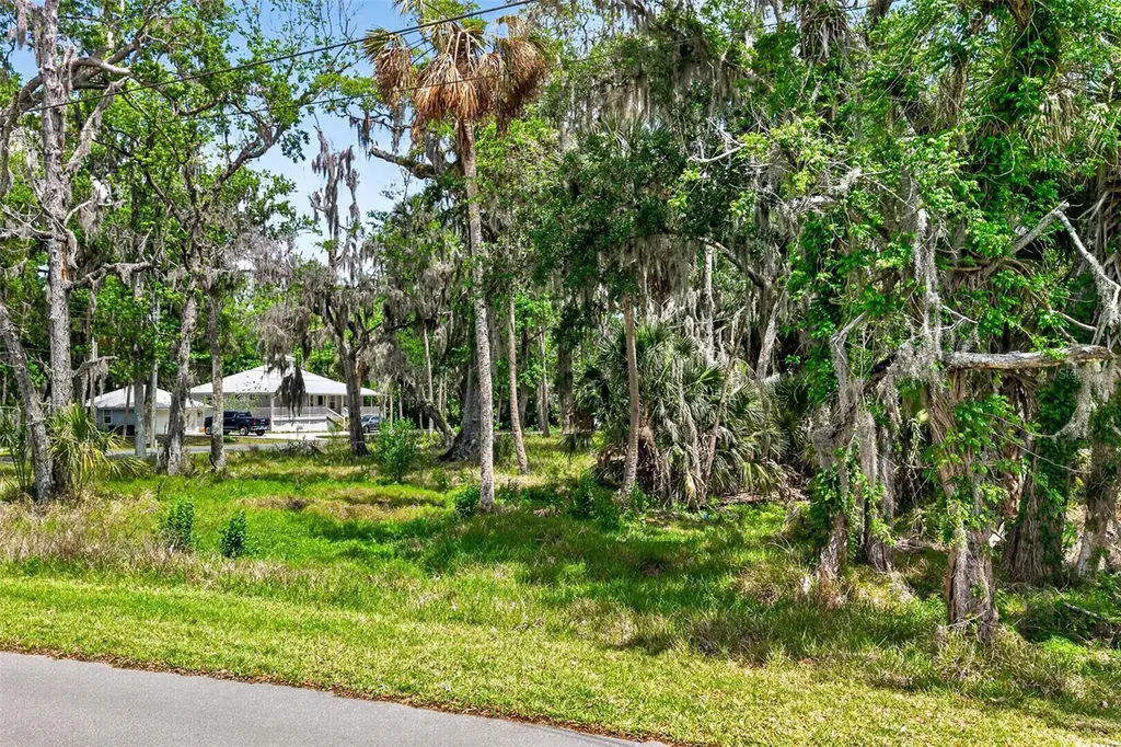 580 NW 14th Place Crystal River FL 34428