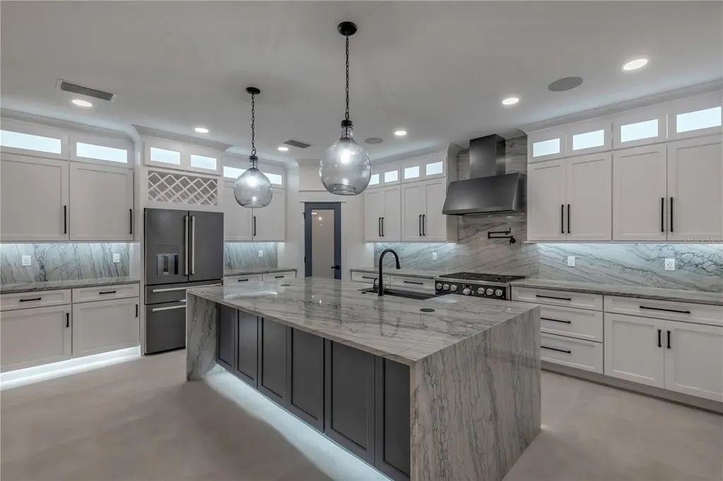210 Due East Street New Smyrna Beach FL 32169