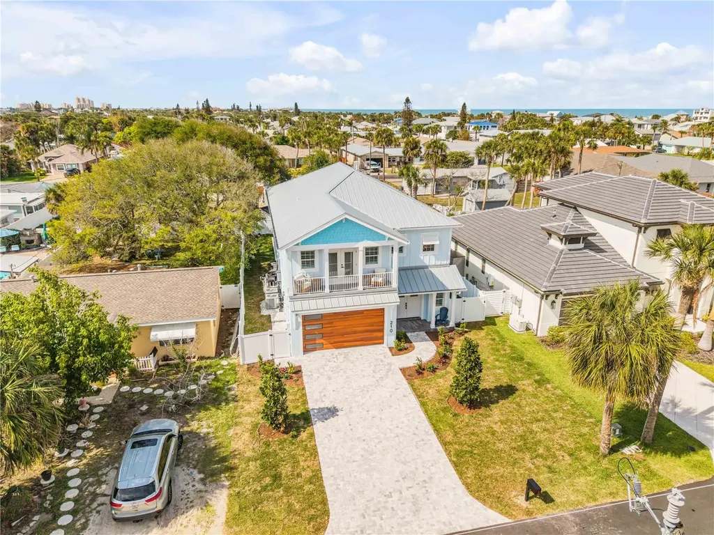 210 Due East Street New Smyrna Beach FL 32169