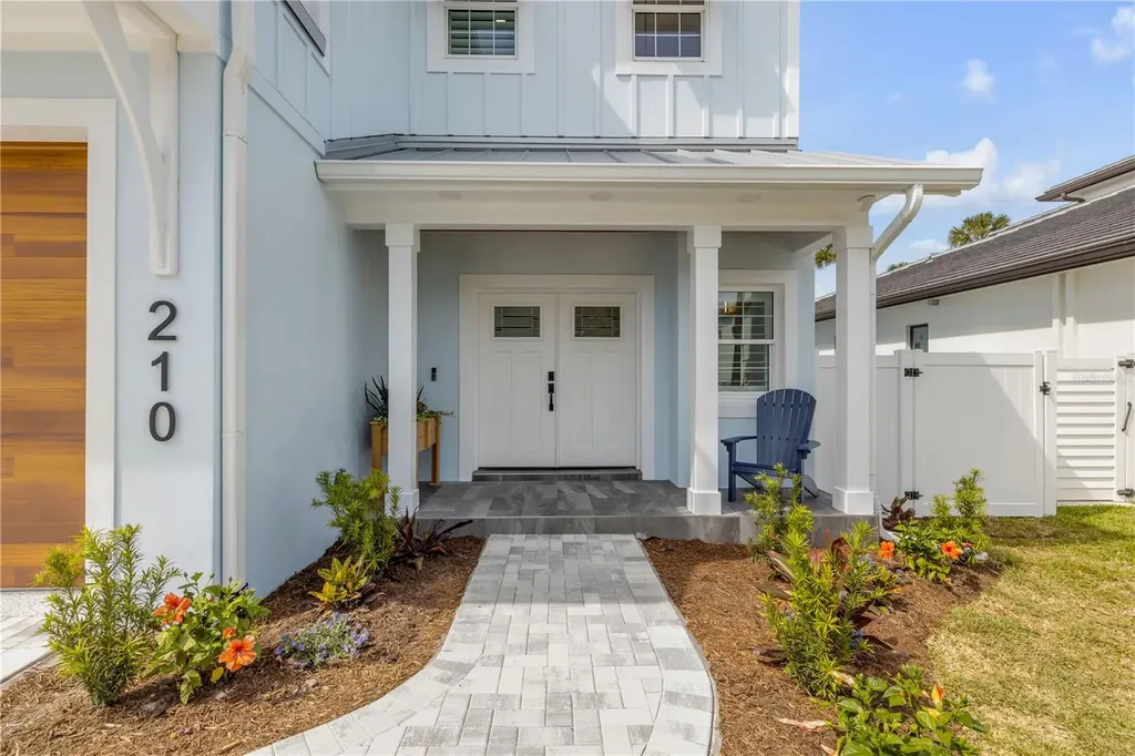210 Due East Street New Smyrna Beach FL 32169