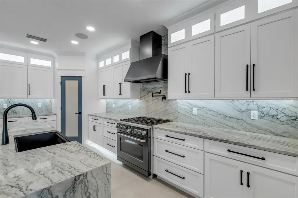 210 Due East Street New Smyrna Beach FL 32169