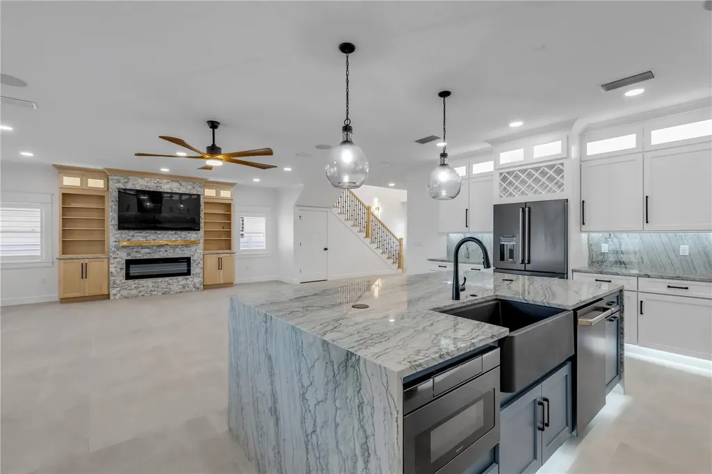 210 Due East Street New Smyrna Beach FL 32169