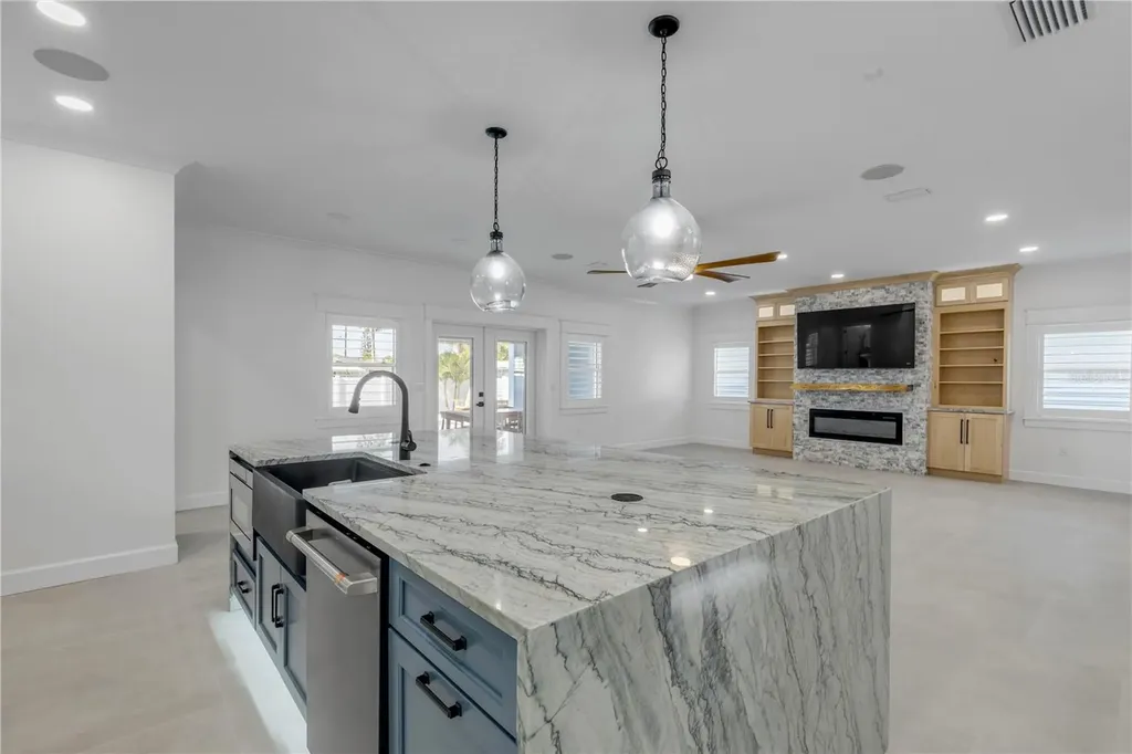 210 Due East Street New Smyrna Beach FL 32169