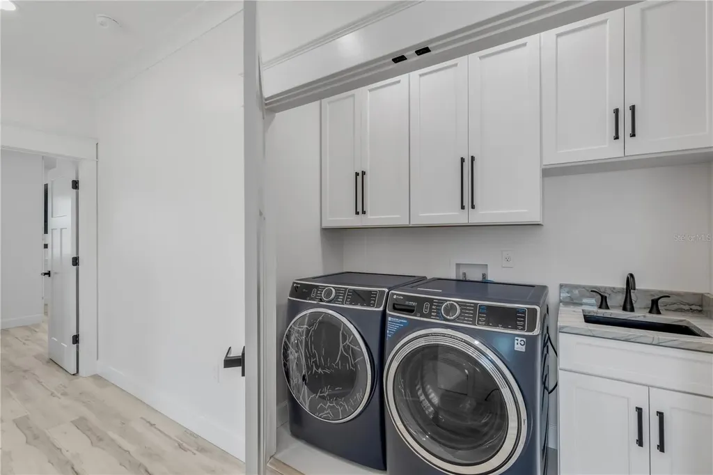 210 Due East Street New Smyrna Beach FL 32169