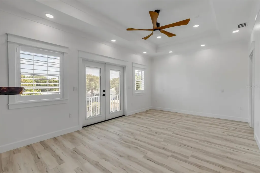 210 Due East Street New Smyrna Beach FL 32169