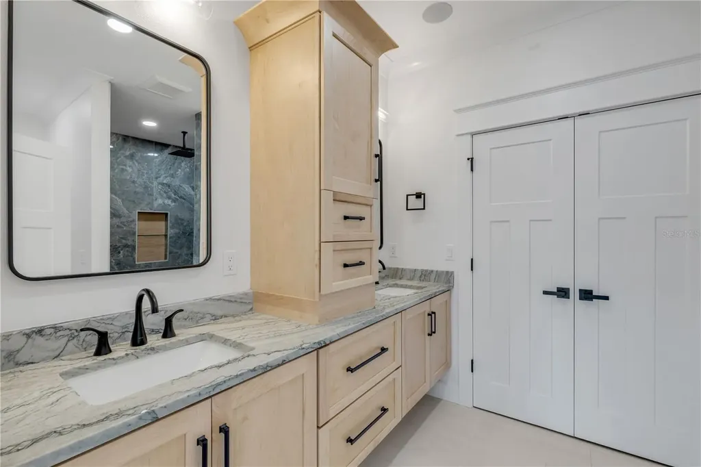 210 Due East Street New Smyrna Beach FL 32169
