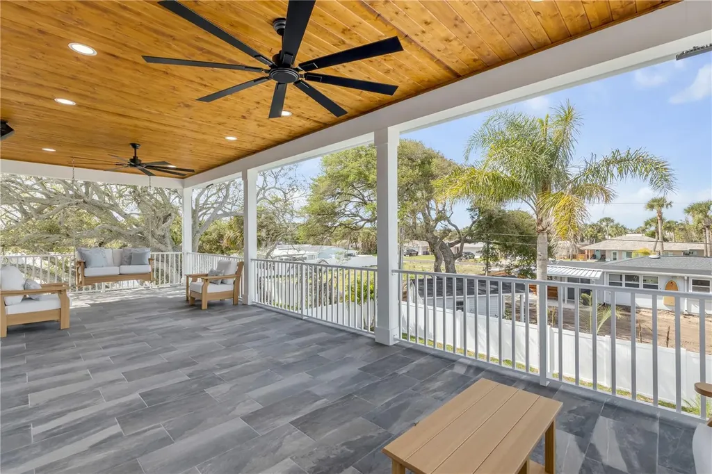 210 Due East Street New Smyrna Beach FL 32169