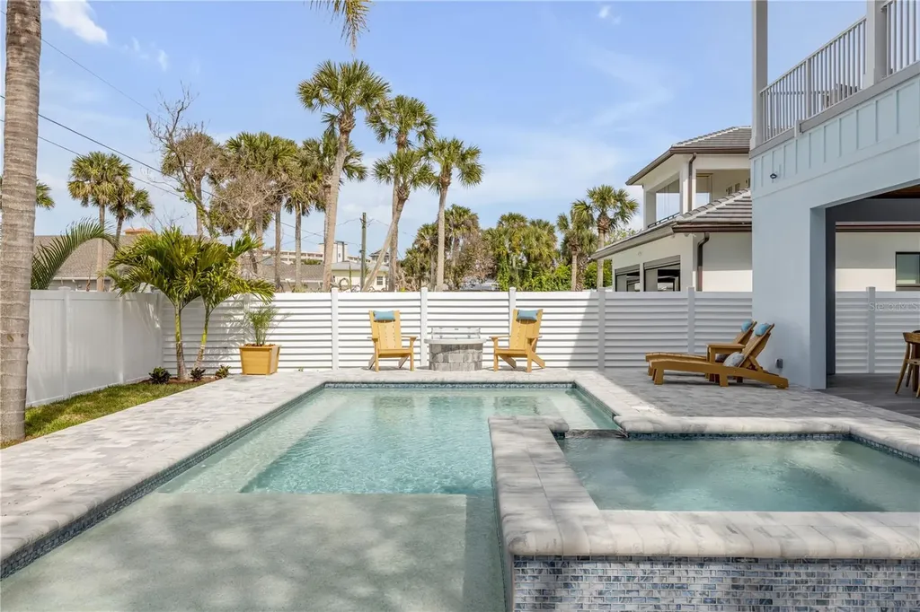 210 Due East Street New Smyrna Beach FL 32169