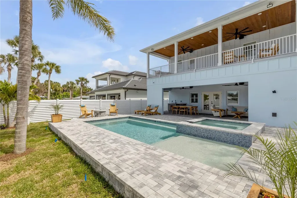 210 Due East Street New Smyrna Beach FL 32169