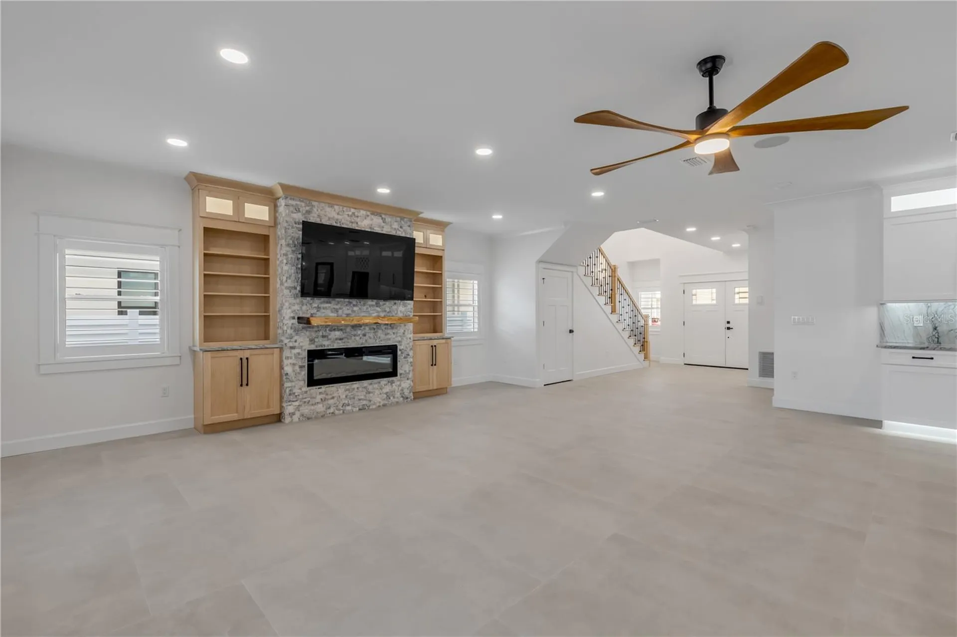 210 Due East Street New Smyrna Beach FL 32169