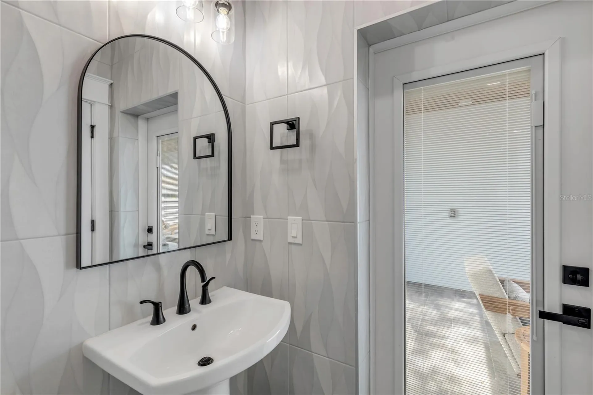 210 Due East Street New Smyrna Beach FL 32169