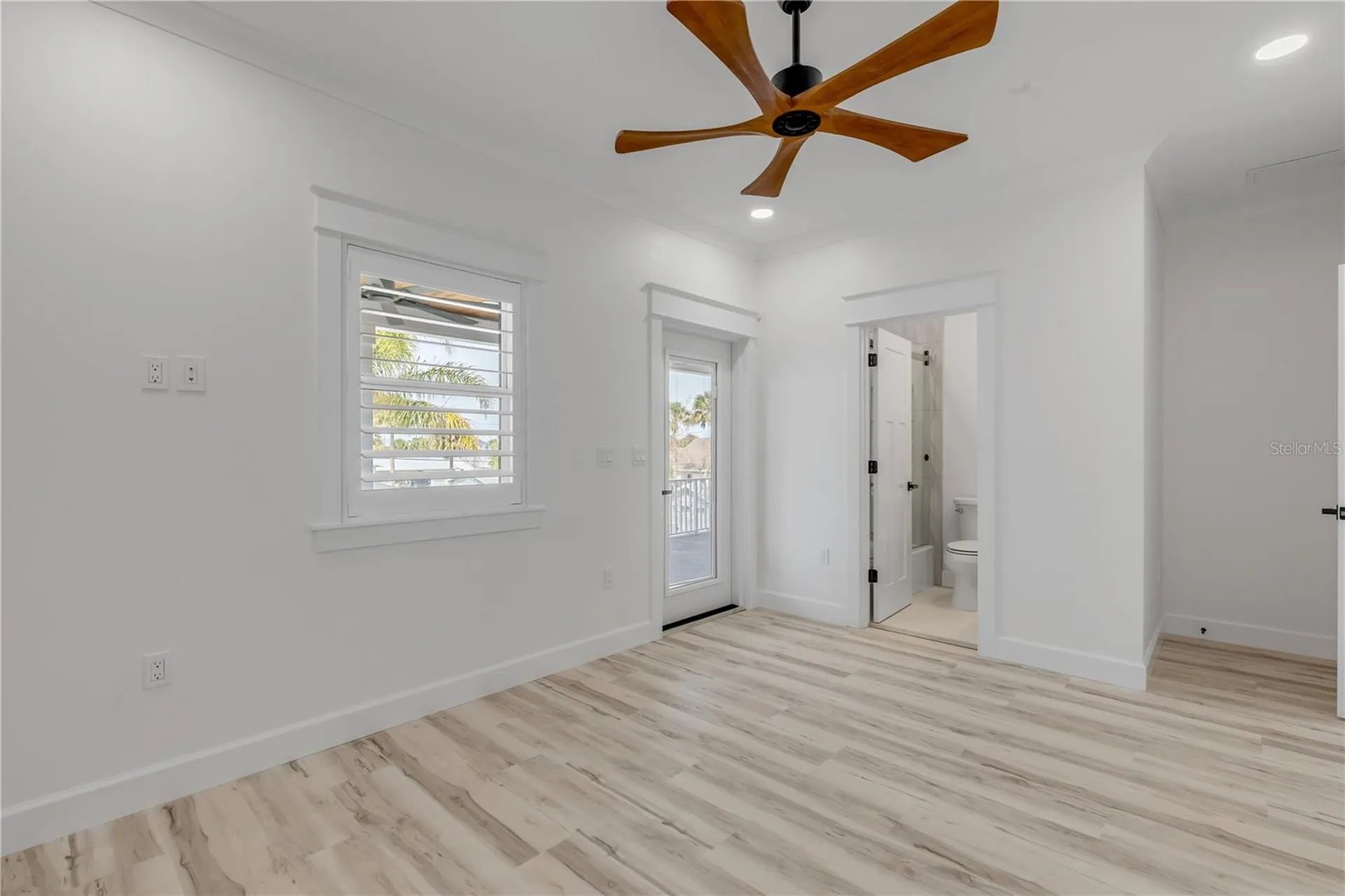 210 Due East Street New Smyrna Beach FL 32169