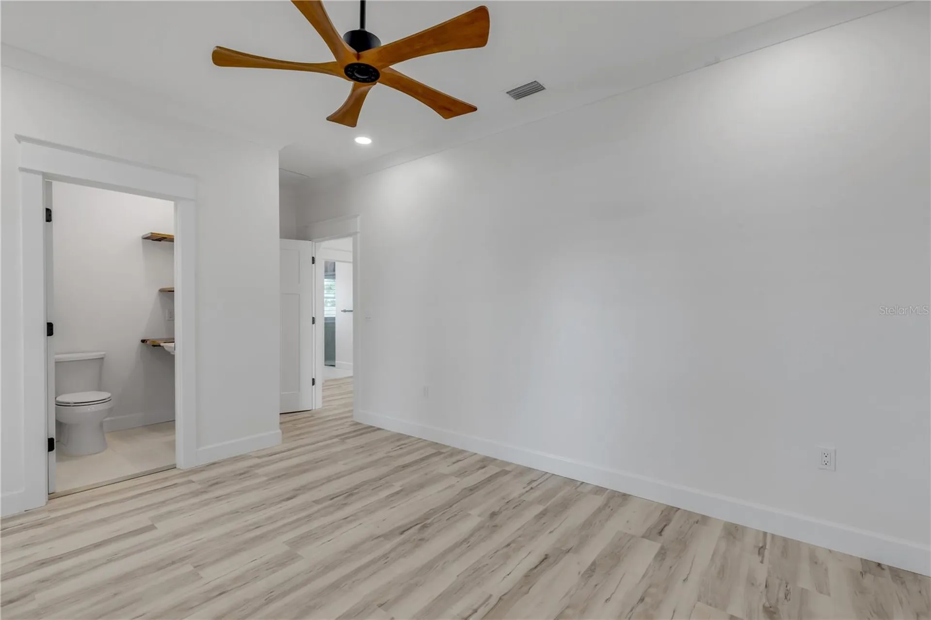 210 Due East Street New Smyrna Beach FL 32169