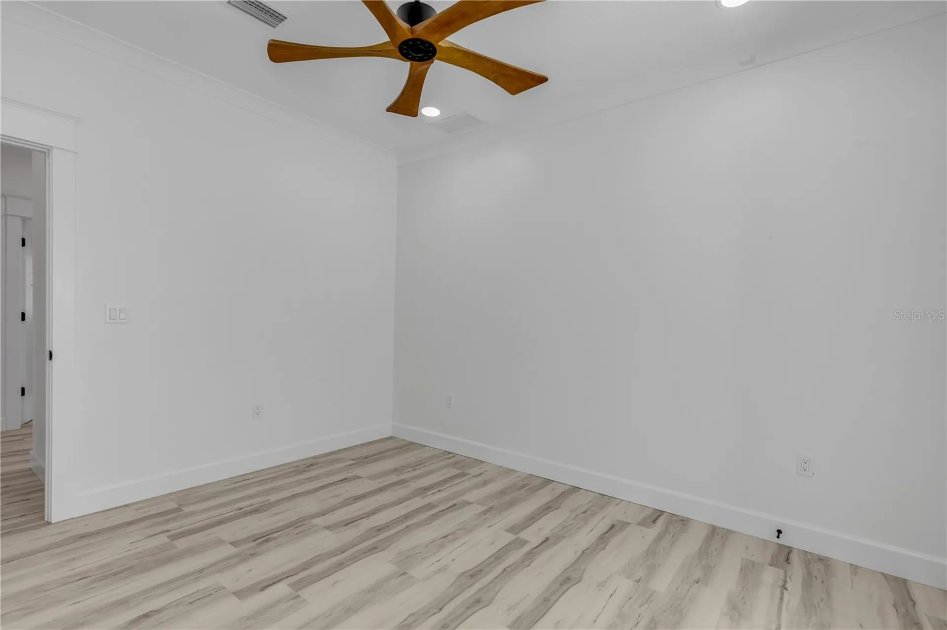 210 Due East Street New Smyrna Beach FL 32169