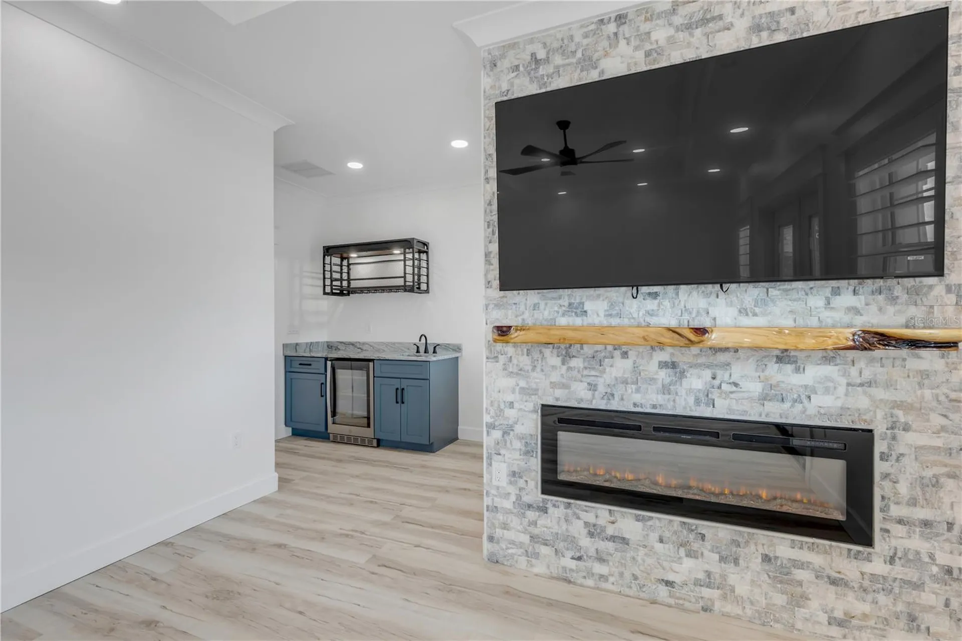 210 Due East Street New Smyrna Beach FL 32169