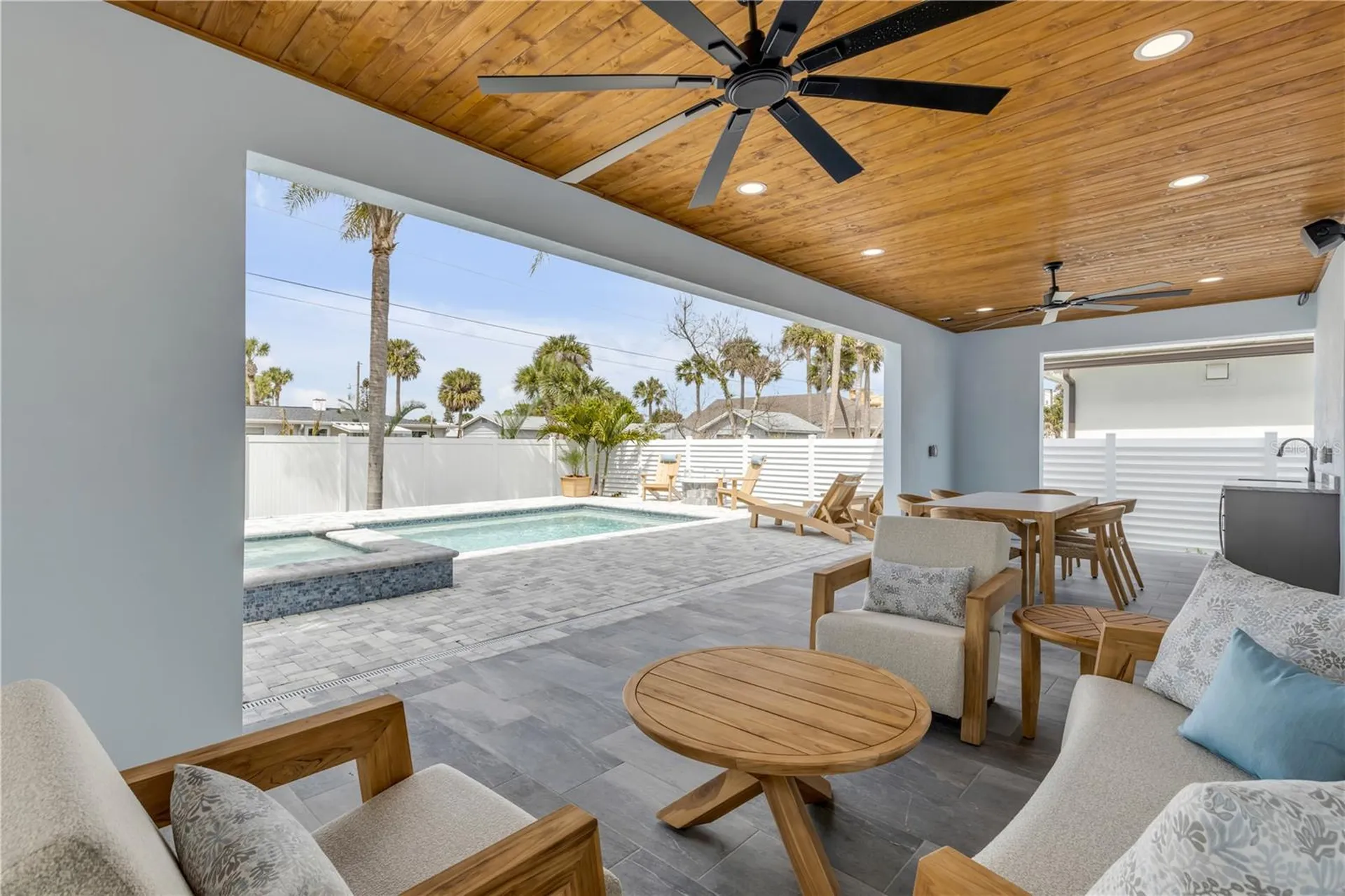 210 Due East Street New Smyrna Beach FL 32169