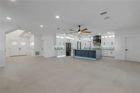 210 Due East Street New Smyrna Beach FL 32169