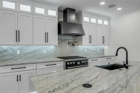 210 Due East Street New Smyrna Beach FL 32169