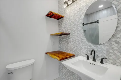 210 Due East Street New Smyrna Beach FL 32169