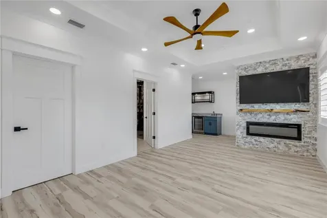 210 Due East Street New Smyrna Beach FL 32169
