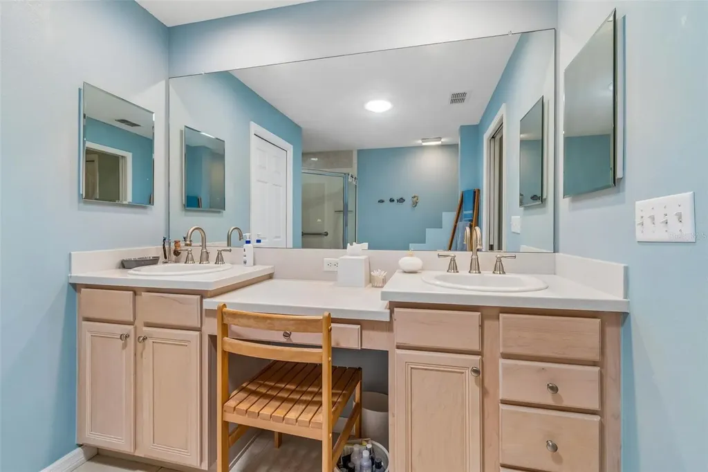 2006 Grantham Greens Drive Sun City Center FL 33573