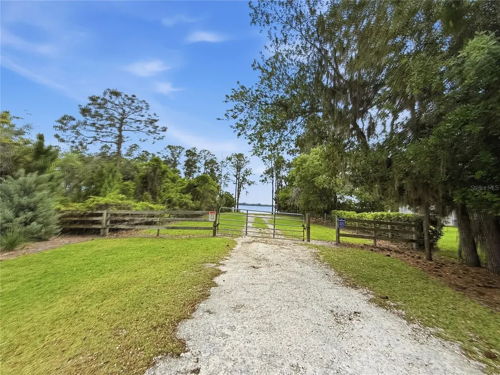 1813 Lakewood Drive St Cloud FL 34771