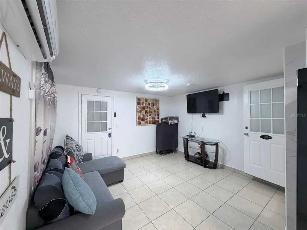 1508 W Knollwood Street Tampa FL 33604
