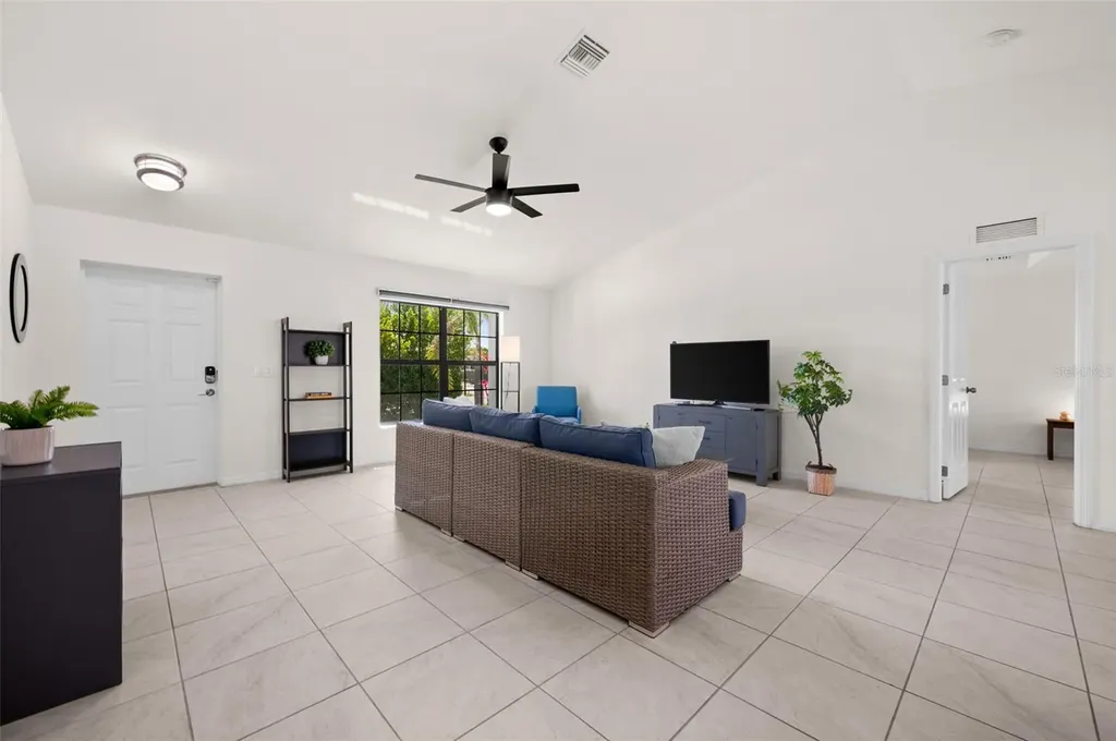 1808 SW 8th Place Cape Coral FL 33991
