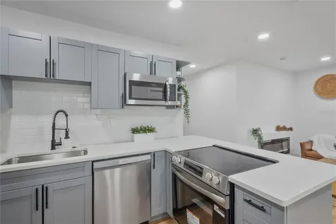 3243 6th Avenue S St Petersburg FL 33712