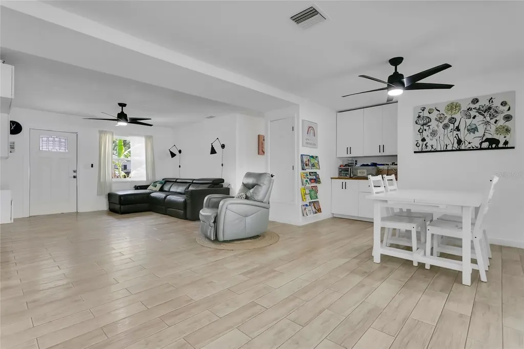 851 Darwin Drive Altamonte Springs FL 32701