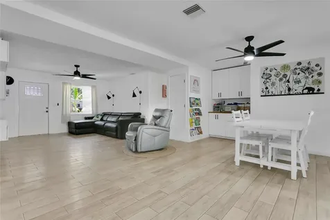 851 Darwin Drive Altamonte Springs FL 32701