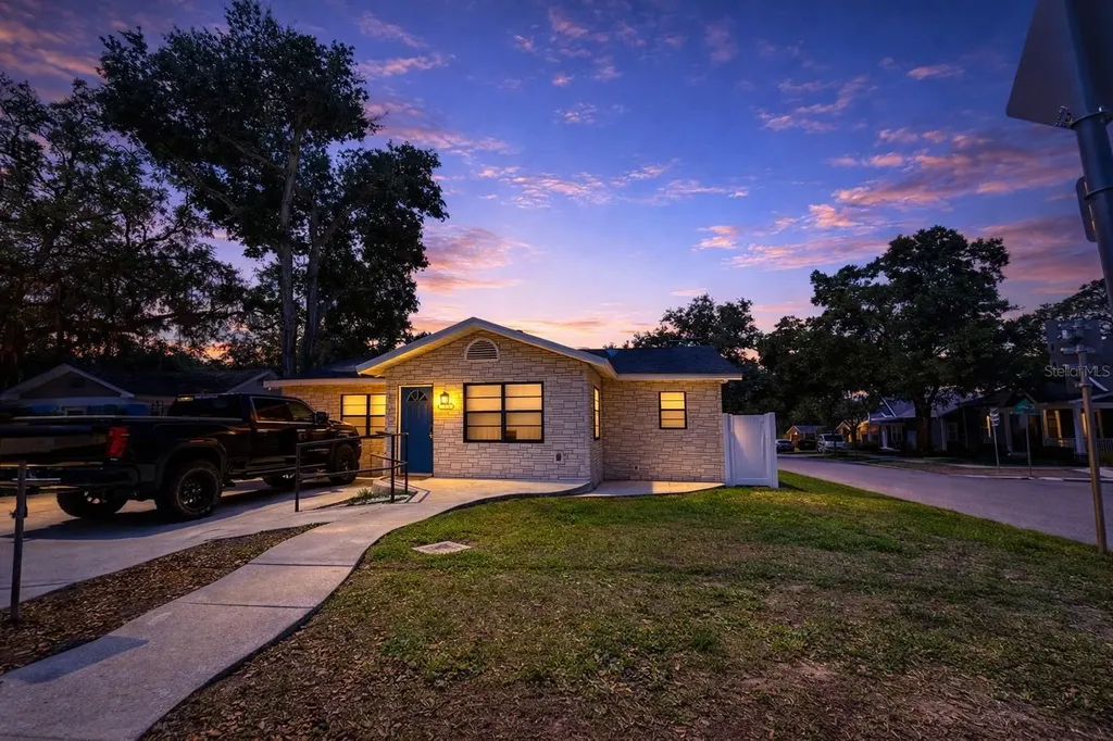 7218 N Highland Avenue Tampa FL 33604